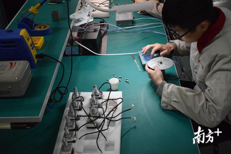 产品和技术服务广泛应用于政府,教育科研,航天军工,地理信息,广电出版